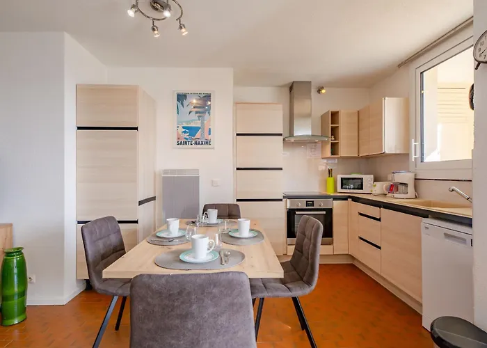 Les Coteaux Du Preconil-7 By Interhome Apartment